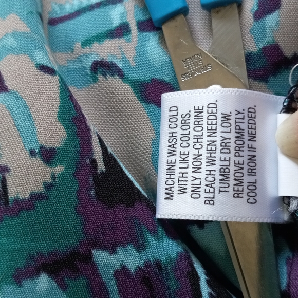 Dana Buchman multi Animal Print Blouse Size Med - Picture 7 of 7